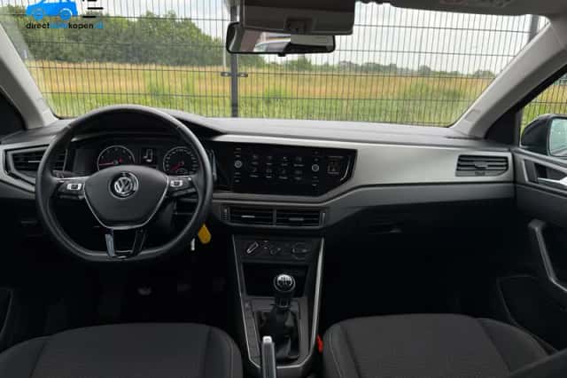 Volkswagen Polo (2018) thumbnail 3