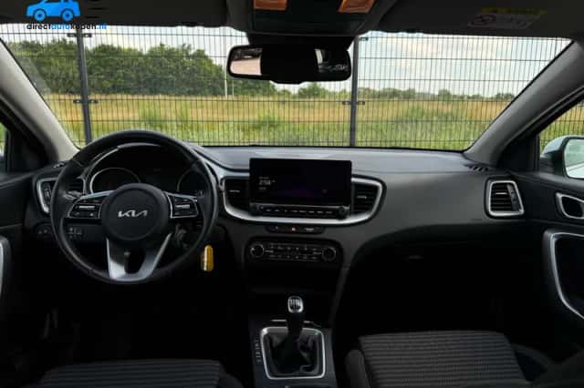 Kia Ceed Sportswagon (2022) thumbnail 3