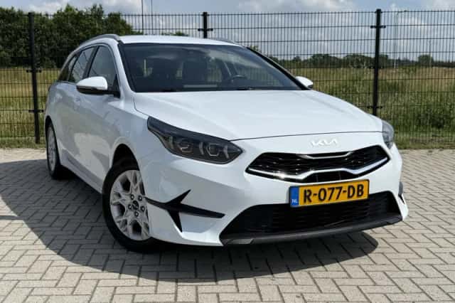 Kia Ceed Sportswagon (2022) thumbnail 4