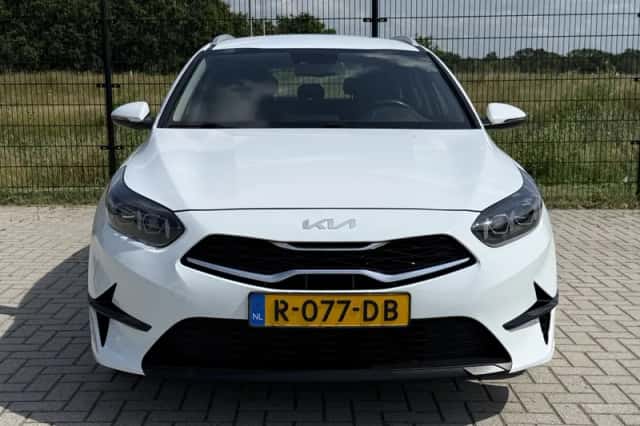 Kia Ceed Sportswagon (2022) thumbnail 6
