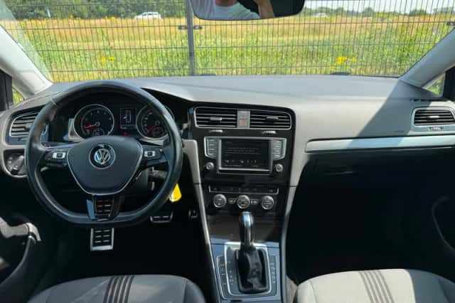 Volkswagen Golf (2017) thumbnail 3