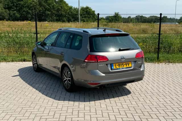 Volkswagen Golf (2017) thumbnail 5