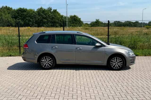 Volkswagen Golf (2017) thumbnail 6