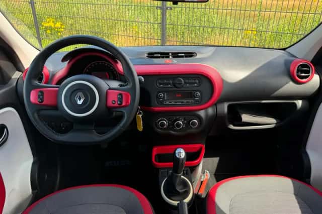 Renault Twingo (2016) thumbnail 3