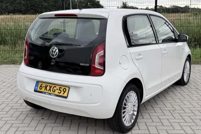 Volkswagen Up! (2013) thumbnail 2