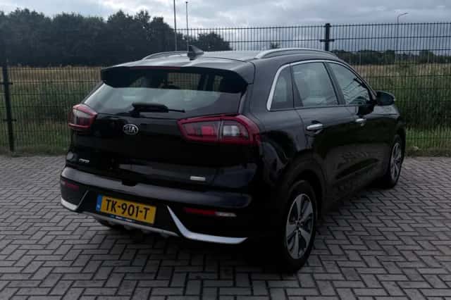 Kia Niro (2018) thumbnail 2