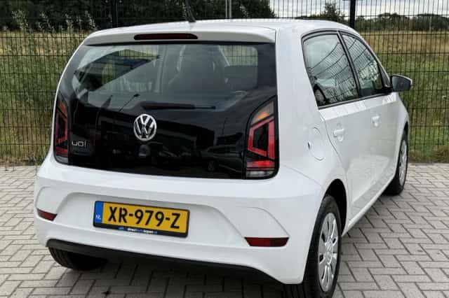 Volkswagen Up! (2019) thumbnail 2