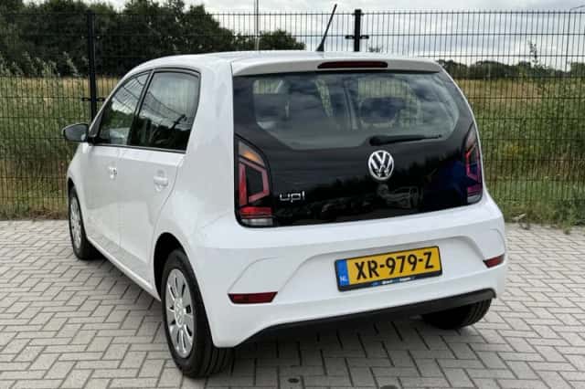 Volkswagen Up! (2019) thumbnail 5