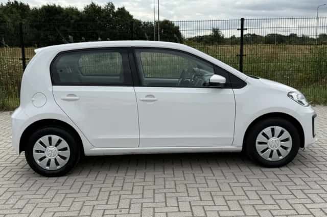 Volkswagen Up! (2019) thumbnail 6