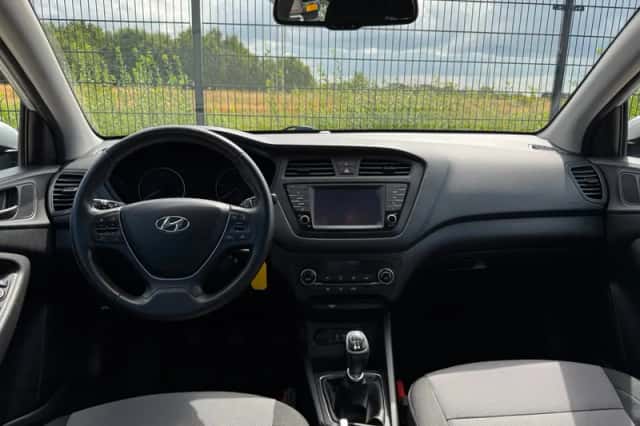 Hyundai i20 (2018) thumbnail 3