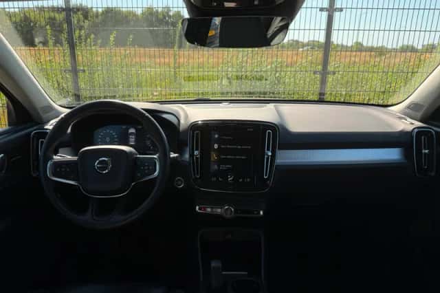 Volvo XC40 (2018) thumbnail 3