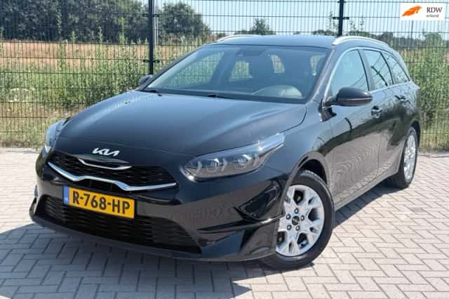 Kia Ceed Sportswagon (2022) thumbnail 1
