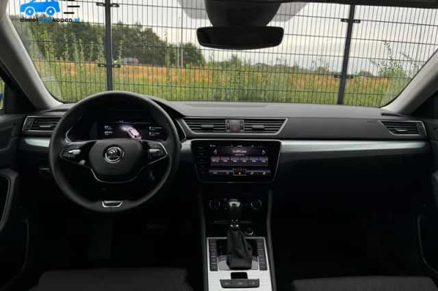 Škoda Superb (2020) thumbnail 3