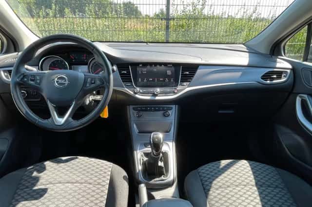 Opel Astra Sports Tourer (2018) thumbnail 3