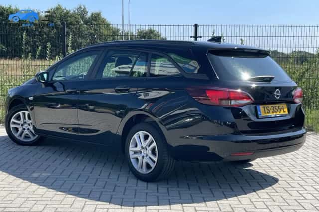 Opel Astra Sports Tourer (2018) thumbnail 5