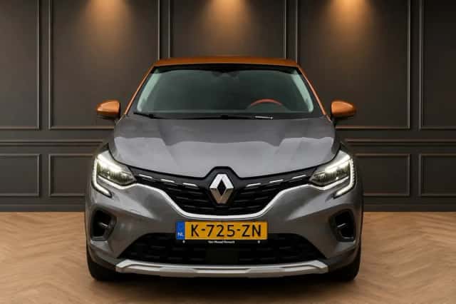 Renault Captur (2021) thumbnail 2