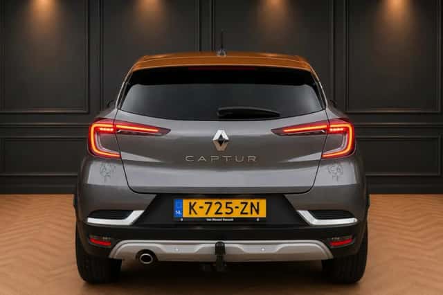 Renault Captur (2021) thumbnail 4