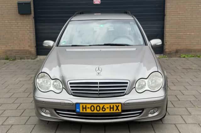 Mercedes-Benz C-Klasse (2004) thumbnail 2