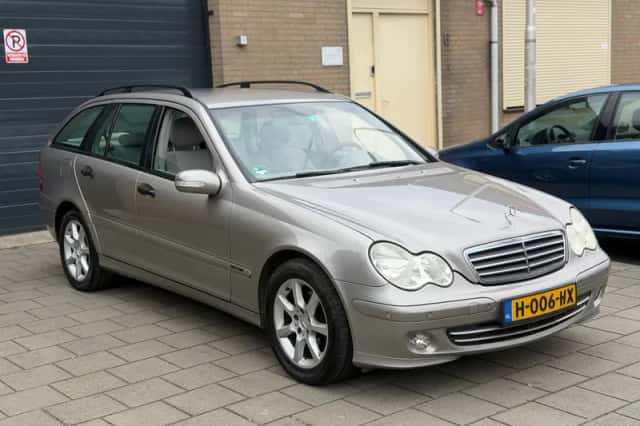 Mercedes-Benz C-Klasse (2004) thumbnail 3