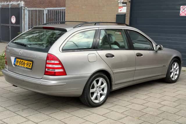 Mercedes-Benz C-Klasse (2004) thumbnail 4