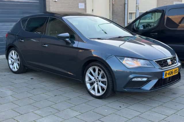 SEAT Leon (2019) thumbnail 3