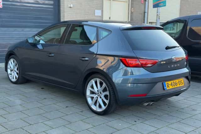 SEAT Leon (2019) thumbnail 6