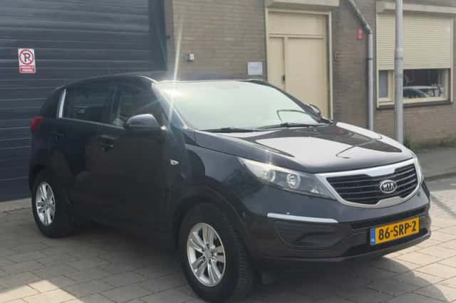 Kia Sportage (2012) thumbnail 3