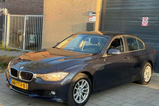 BMW 3-Serie (2012) thumbnail 1