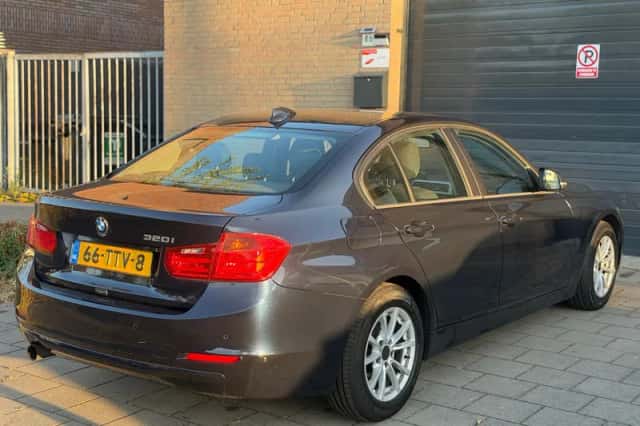 BMW 3-Serie (2012) thumbnail 4