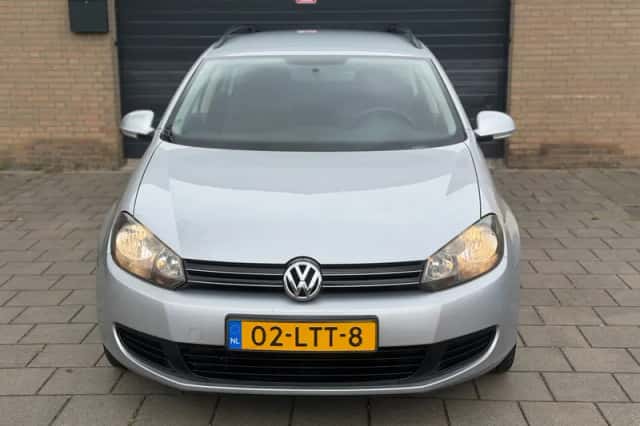 Volkswagen Golf (2010) thumbnail 4