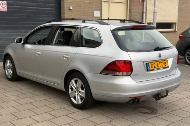 Volkswagen Golf (2010) thumbnail 6