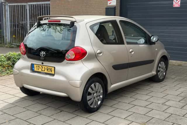Toyota Aygo (2008) thumbnail 4