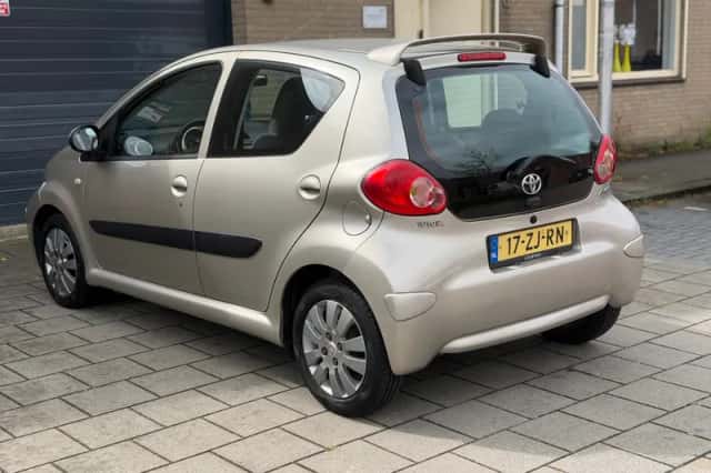 Toyota Aygo (2008) thumbnail 6