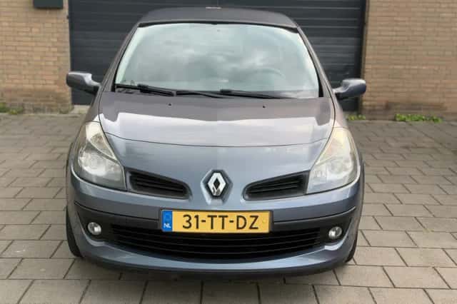 Renault Clio (2007) thumbnail 2