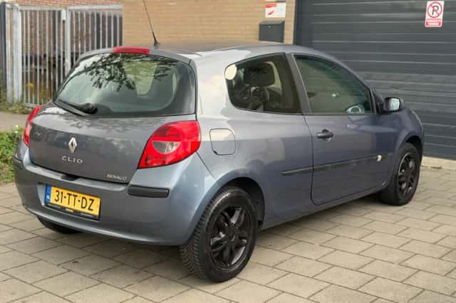 Renault Clio (2007) thumbnail 4