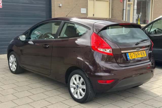 Ford Fiesta (2009) thumbnail 6