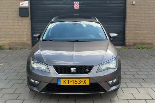 SEAT Leon (2017) thumbnail 2