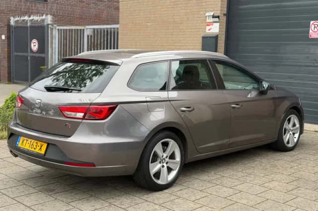 SEAT Leon (2017) thumbnail 4