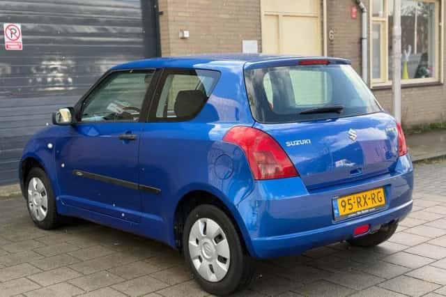 Suzuki Swift (2005) thumbnail 6