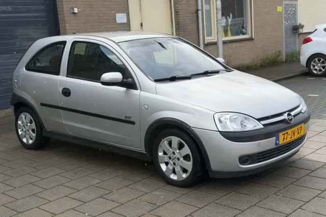 Opel Corsa (2002) thumbnail 3