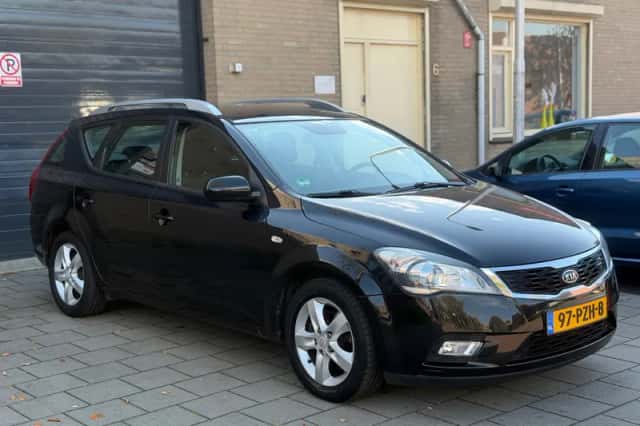 Kia Ceed (2011) thumbnail 3
