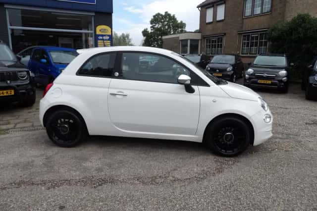 Fiat 500 (2017) thumbnail 2