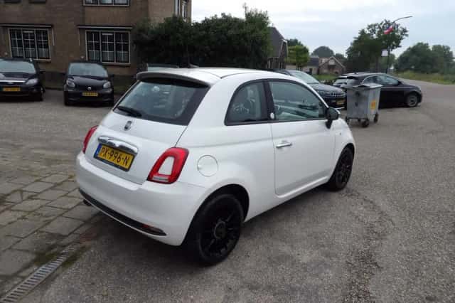 Fiat 500 (2017) thumbnail 3