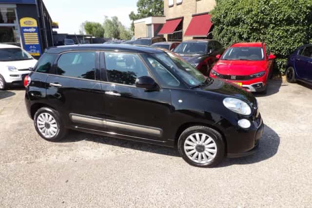 Fiat 500L (2016) thumbnail 3