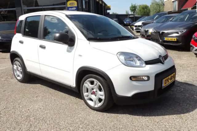 Fiat Panda (2024) thumbnail 1