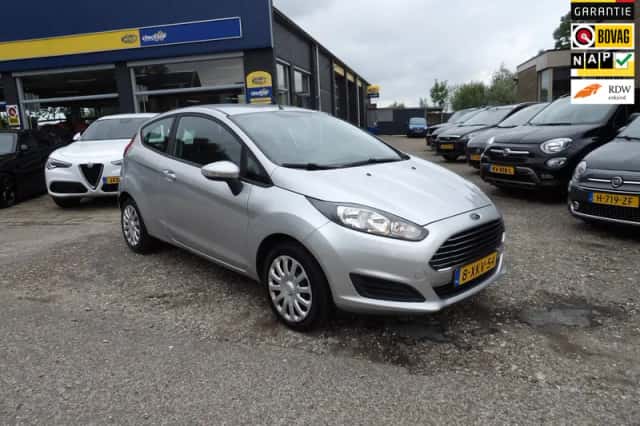 Ford Fiesta (2014) thumbnail 2