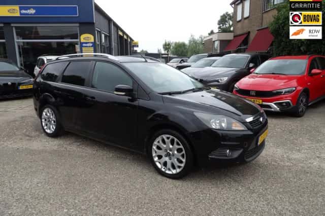Ford Focus (2009) thumbnail 2