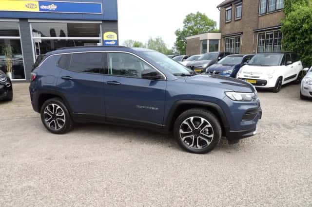 Jeep Compass (2023) thumbnail 3