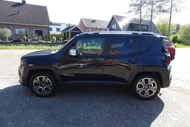 Jeep Renegade (2017) thumbnail 6
