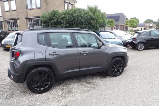 Jeep Renegade (2020) thumbnail 4